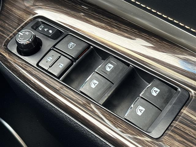ハリアー2.5 ハイブリッド E-Four エレガンス 4WD