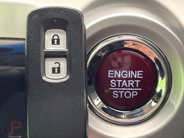 �yHonda�X�}�[�g�L�[�z�J�o����|�P�b�g�ɓ��ꂽ�܂܂ł��h�A�̎{���E�������\�ȃX�}�[�g�L�[�𑕔��B�G���W���̃I���E�I�t�����J�M�����o���K�v����������Ƃ��Ă��֗��ł���