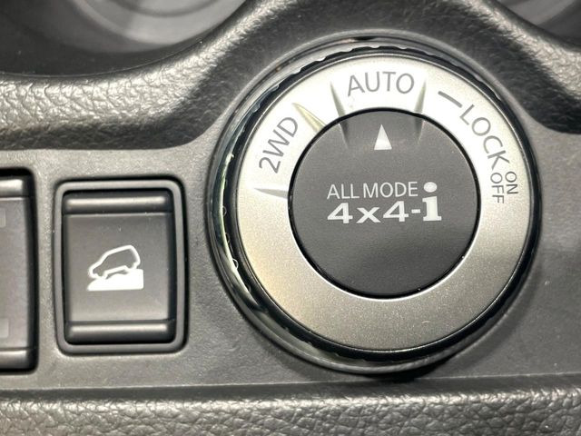 �y�I�[�����[�h4&times;4�z2WD/4WD���[�h����y�ɐ؂�ւ��\�B�R��d����2WD�A�X�^�b�N���ɖ𗧂�LOCK�AAUTO���[�h�ł�4WD�̔z���������Œ������A�H�ʏ󋵂��킸���肵��������T�|�[�g�B