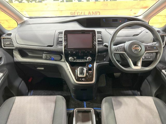 セレナ1.2 e-POWER ハイウェイスターV