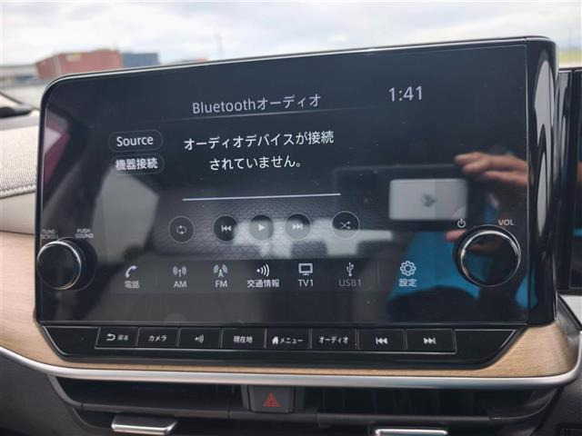 ノートオーラ1.2 G FOUR レザーエディション 4WD