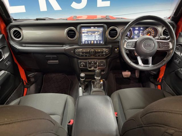 ラングラーアンリミテッド サハラ 4WD
