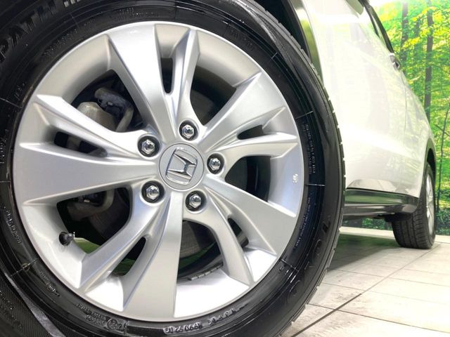 �y����16�C���`�A���~�z�C�[���z�O�ςɃ}�b�`���������A���~�z�C�[���𑕒����Ă���܂��B�e��ЊO�A���~�z�C�[����A�X�^�b�h���X�^�C�����戵�����Ă���܂��B���񂲑��k����������