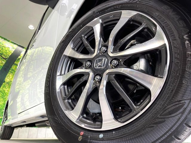 �y����14�C���`�A���~�z�C�[���z�O�ςɃ}�b�`���������A���~�z�C�[���𑕒����Ă���܂��B�e��ЊO�A���~�z�C�[����A�X�^�b�h���X�^�C�����戵�����Ă���܂��B���񂲑��k����������