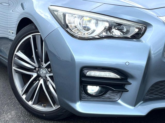�yLED�w�b�h���C�g�z���V����ԑ��s�����ǍD�Ȏ��E���m�ۂ����S���ĉ^�]�ł��鍂�P�xLED�w�b�h���C�g�𑕔�!�_�����x�������A����d�͂��}�����Ă��܂��B