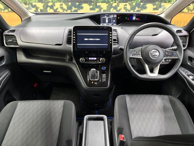 セレナ1.2 e-POWER ハイウェイスターV