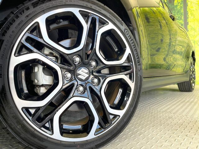 �y����17�C���`�A���~�z�C�[���z�O�ςɃ}�b�`���������A���~�z�C�[���𑕒����Ă���܂��B�e��ЊO�A���~�z�C�[����A�X�^�b�h���X�^�C�����戵�����Ă���܂��B���񂲑��k����������