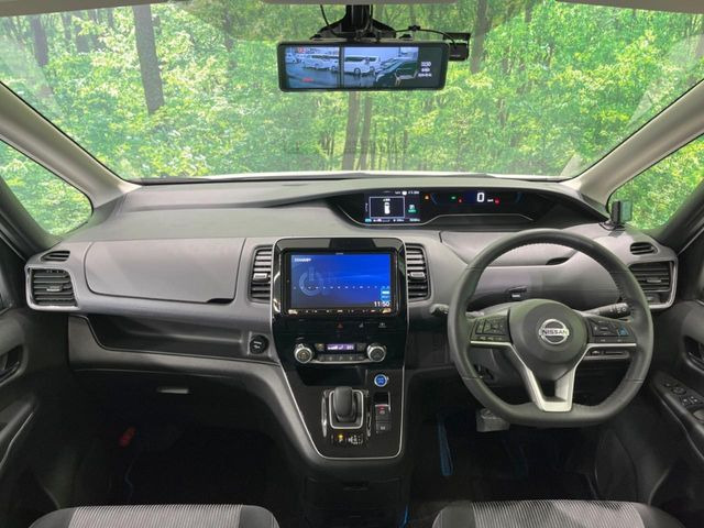 セレナ1.2 e-POWER ハイウェイスターV アーバンクロム