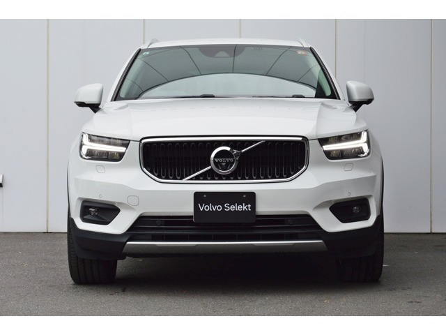 XC40B4 モメンタム