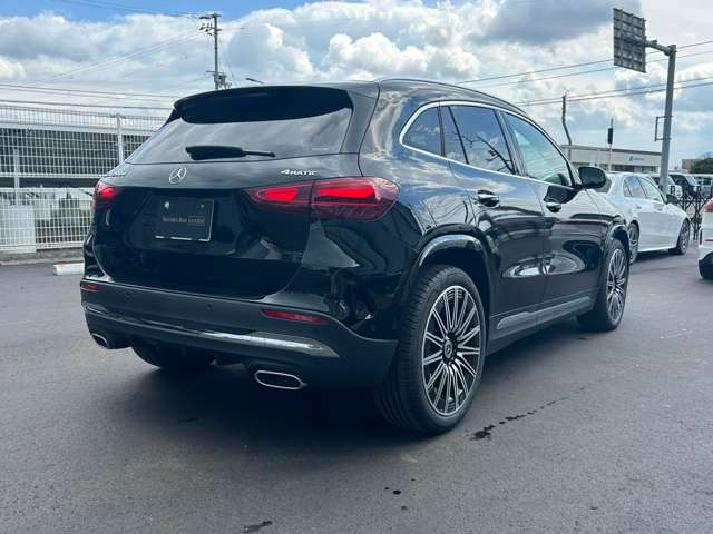 GLAクラスGLA200d 4マチック AMGラインパッケージ 4WD