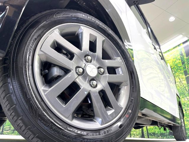 �y����15�C���`�A���~�z�C�[���z�O�ςɃ}�b�`���������A���~�z�C�[���𑕒����Ă���܂��B�e��ЊO�A���~�z�C�[����A�X�^�b�h���X�^�C�����戵�����Ă���܂��B���񂲑��k����������