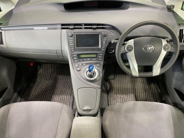 プリウス1.8 S