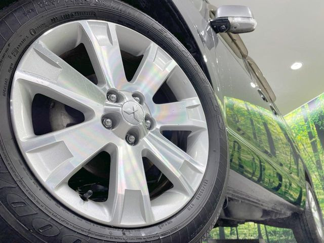 �y����18�C���`�A���~�z�C�[���z�O�ςɃ}�b�`���������A���~�z�C�[���𑕒����Ă���܂��B�e��ЊO�A���~�z�C�[����A�X�^�b�h���X�^�C�����戵�����Ă���܂��B���񂲑��k����������