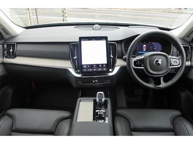 XC90ウルトラ T8 AWD プラグインハイブリッド 4WD