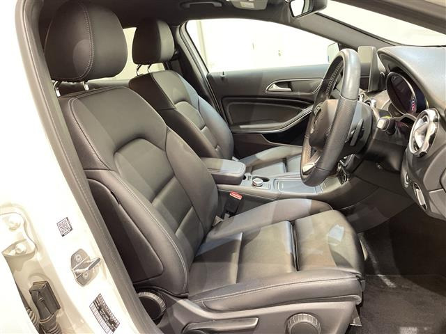GLAクラスGLA220 4マチック 4WD