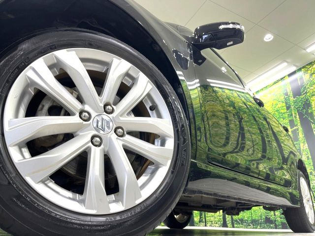 �y�O���[�h��p����16�C���`�A���~�z�C�[���z�f�U�C�����̍��������A���~�z�C�[���𑕒����Ă���܂��B�e��ЊO�A���~�z�C�[����A�X�^�b�h���X�^�C�����戵�����Ă���܂��B���񂲑��k����������
