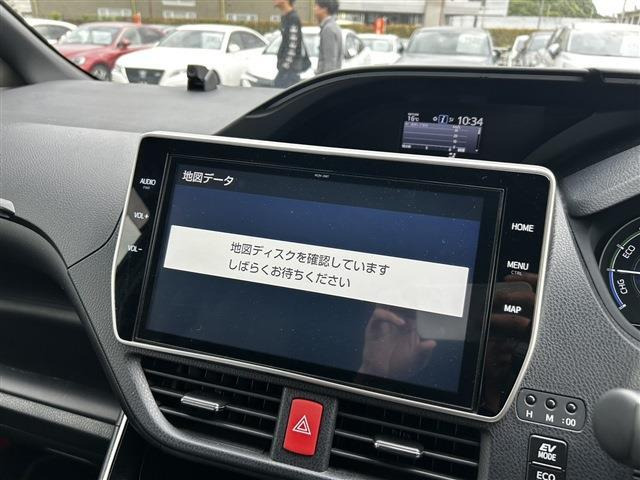 ヴォクシー1.8 ハイブリッド ZS 煌
