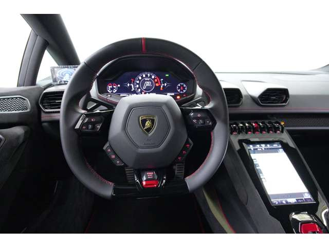 �����{���M�[�j�̃X�e�A�����O����͓����I���A��x�͏�肽���Ǝv�킹����ʊ�������܂��B