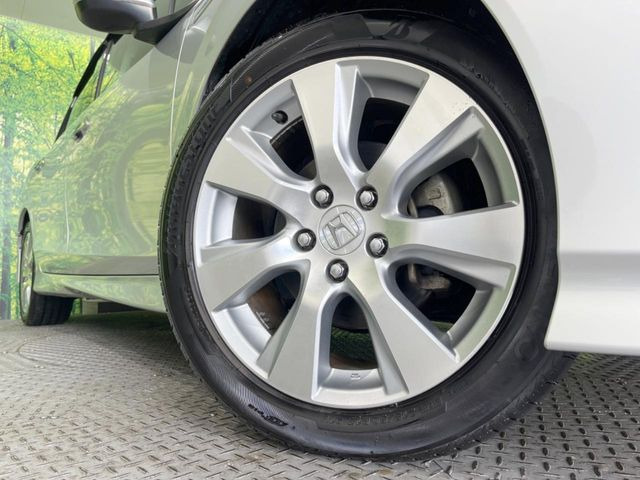 �y����17�C���`�A���~�z�C�[���z�O�ςɃ}�b�`���������A���~�z�C�[���𑕒����Ă���܂��B�e��ЊO�A���~�z�C�[����A�X�^�b�h���X�^�C�����戵�����Ă���܂��B���񂲑��k����������