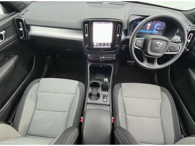 XC40プラス B3