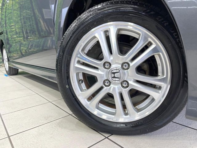 �y����14�C���`�A���~�z�C�[���z�O�ςɃ}�b�`���������A���~�z�C�[���𑕒����Ă���܂��B�e��ЊO�A���~�z�C�[����A�X�^�b�h���X�^�C�����戵�����Ă���܂��B���񂲑��k����������