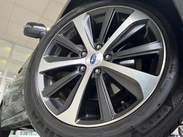 �y����18�C���`�A���~�z�C�[���z�O�ςɃ}�b�`���������A���~�z�C�[���𑕒����Ă���܂��B�e��ЊO�A���~�z�C�[����A�X�^�b�h���X�^�C�����戵�����Ă���܂��B���񂲑��k����������