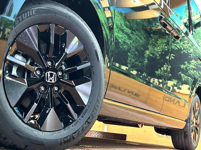 �y����16�C���`�A���~�z�C�[���z�O�ςɃ}�b�`���������A���~�z�C�[���𑕒����Ă���܂��B�e��ЊO�A���~�z�C�[����A�X�^�b�h���X�^�C�����戵�����Ă���܂��B���񂲑��k����������