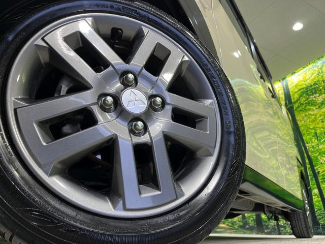 �y����15�C���`�A���~�z�C�[���z�O�ςɃ}�b�`���������A���~�z�C�[���𑕒����Ă���܂��B�e��ЊO�A���~�z�C�[����A�X�^�b�h���X�^�C�����戵�����Ă���܂��B���񂲑��k����������