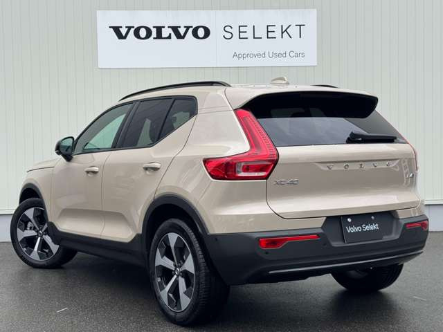 XC40ウルトラ B4 AWD ダークエディション 4WD