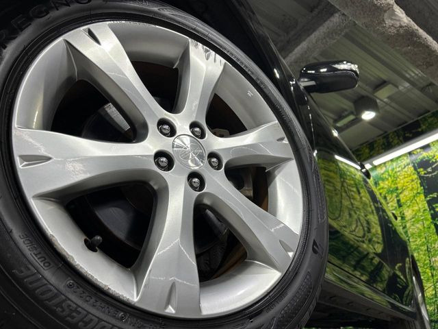 �y����17�C���`�A���~�z�C�[���z�O�ςɃ}�b�`���������A���~�z�C�[���𑕒����Ă���܂��B�e��ЊO�A���~�z�C�[����A�X�^�b�h���X�^�C�����戵�����Ă���܂��B���񂲑��k����������