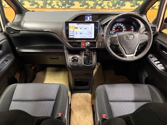 ヴォクシー2.0 ZS 煌