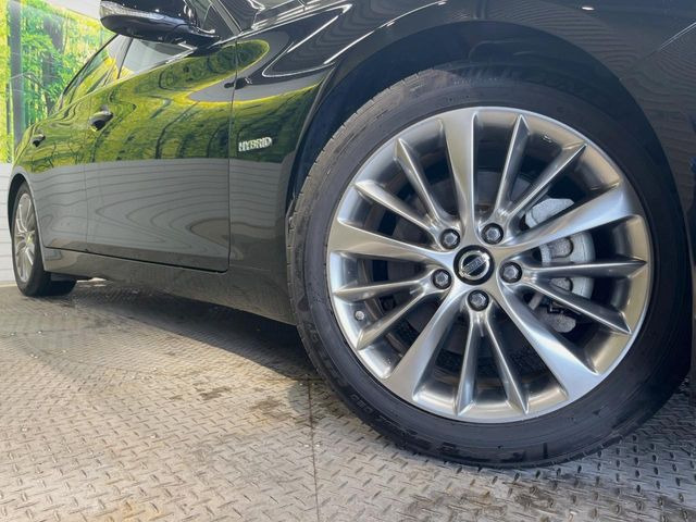 �y����18�C���`�A���~�z�C�[���z�O�ςɃ}�b�`���������A���~�z�C�[���𑕒����Ă���܂��B�e��ЊO�A���~�z�C�[����A�X�^�b�h���X�^�C�����戵�����Ă���܂��B���񂲑��k����������