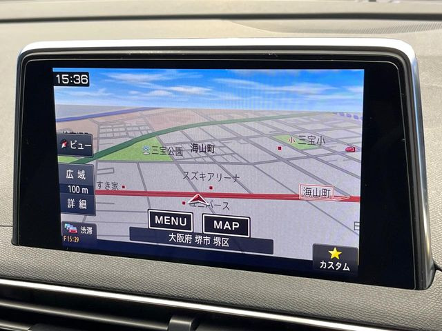 ●純正ナビ:一体感のあるナビは、高級感ある車内を演出してくれます。オーディオ機能も充実しておりますので、運転もより楽しめます♪