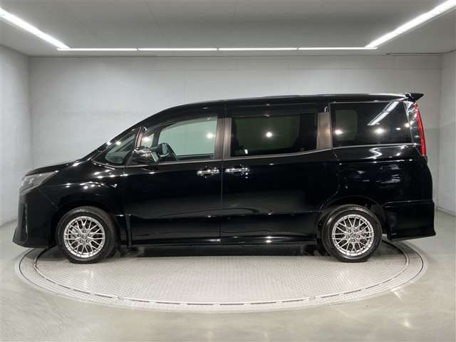 ノア1.8 ハイブリッド Si W×B II