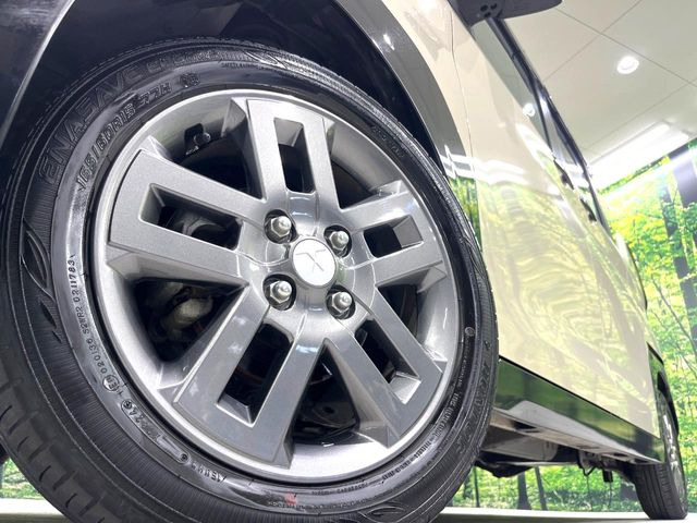 �y����15�C���`�A���~�z�C�[���z�O�ςɃ}�b�`���������A���~�z�C�[���𑕒����Ă���܂��B�e��ЊO�A���~�z�C�[����A�X�^�b�h���X�^�C�����戵�����Ă���܂��B���񂲑��k����������