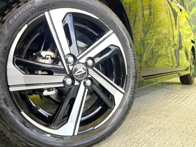 �y����15�C���`�A���~�z�C�[���z�O�ςɃ}�b�`���������A���~�z�C�[���𑕒����Ă���܂��B�e��ЊO�A���~�z�C�[����A�X�^�b�h���X�^�C�����戵�����Ă���܂��B���񂲑��k����������