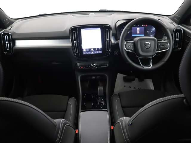 XC40ウルトラ B4 AWD 4WD