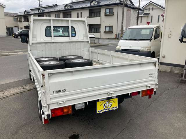 �ۏ؊��Ԃ̓G���W�������@�\�E���͓`�B�@�\��1��������0.1���L���A�X�e�A�����O�@�\�E�O��A�N�X���@�\�E�u���[�L�E�d�C�n�E��p���n�E�R���n��1��������0.1���L���ƂȂ�܂��B�ʓr1�`3�N�L�����x�ۏؗL��܂�