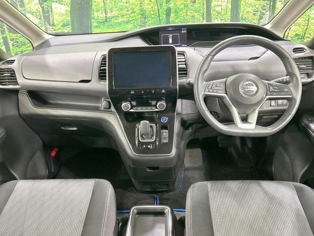 セレナ1.2 e-POWER ハイウェイスターV