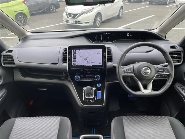 セレナ1.2 e-POWER ハイウェイスターV