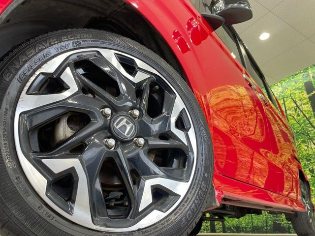 �y����15�C���`�A���~�z�C�[���z�O�ςɃ}�b�`���������A���~�z�C�[���𑕒����Ă���܂��B�e��ЊO�A���~�z�C�[����A�X�^�b�h���X�^�C�����戵�����Ă���܂��B���񂲑��k����������