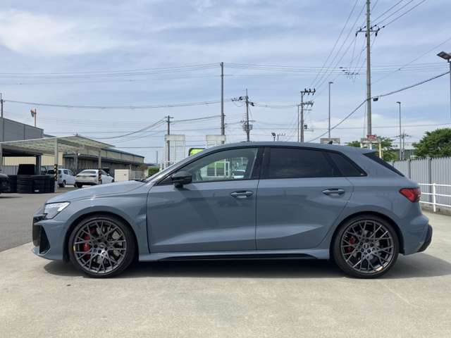 RS3スポーツバック2.5 4WD