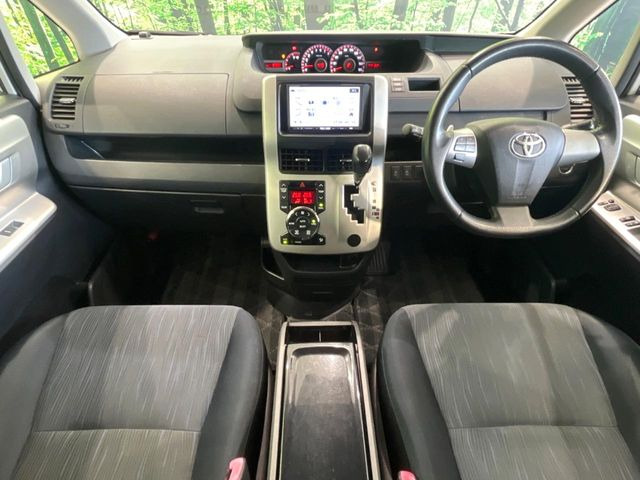 ヴォクシー2.0 ZS