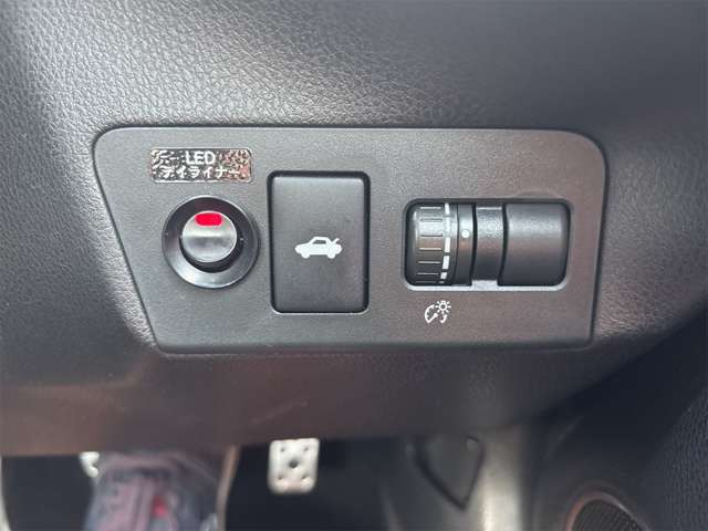 LED�f�C���C�i�[