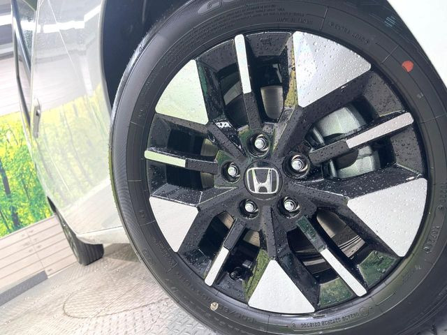 �y����16�C���`�A���~�z�C�[���z�O�ςɃ}�b�`���������A���~�z�C�[���𑕒����Ă���܂��B�e��ЊO�A���~�z�C�[����A�X�^�b�h���X�^�C�����戵�����Ă���܂��B���񂲑��k����������