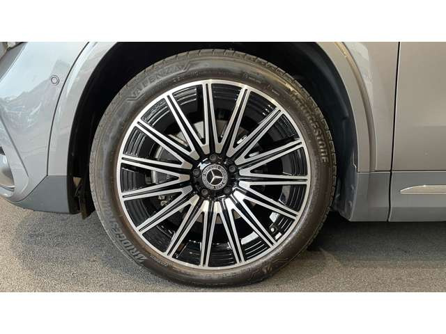 GLAクラスGLA200d 4マチック AMGラインパッケージ 4WD