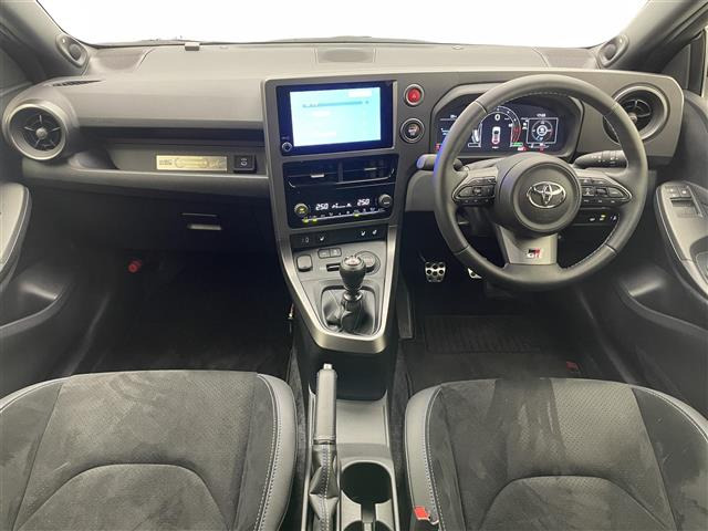 GRヤリス1.6 RZ ハイ パフォーマンス カッレ ロバンペラ エディション 4WD