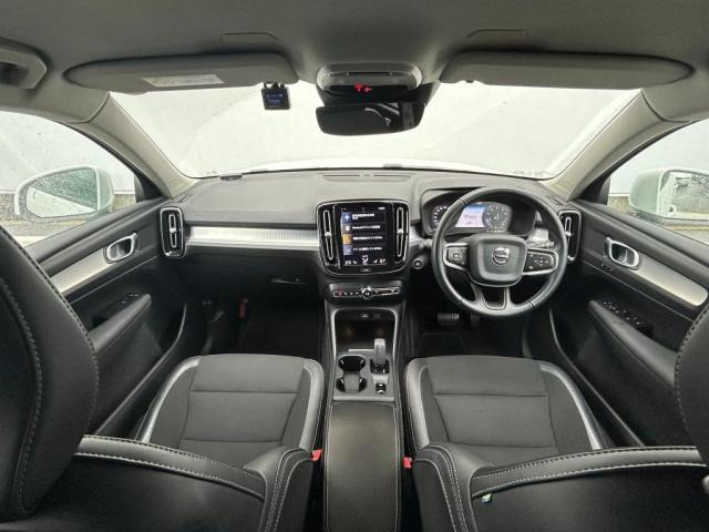 XC40T4 モメンタム
