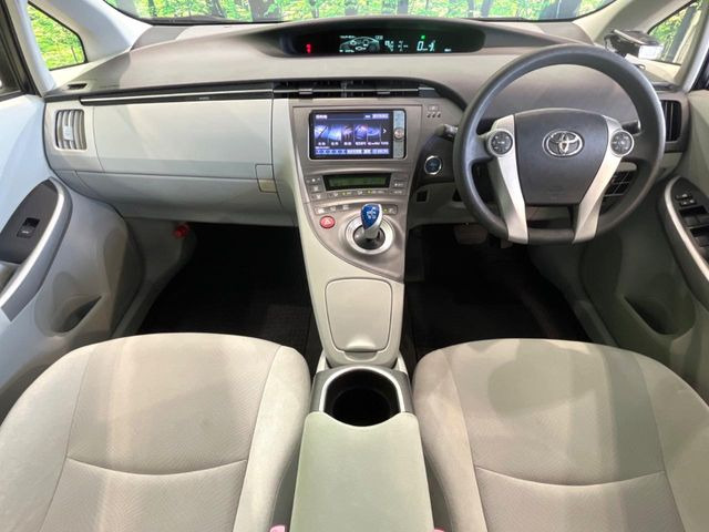プリウス1.8 S