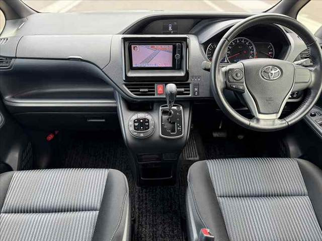 ヴォクシー2.0 ZS